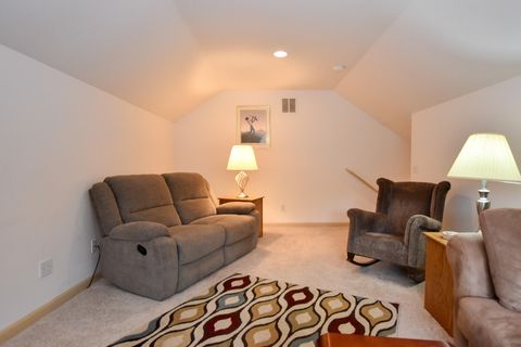 Tiny photo for 2564 SW Valleyview Drive, Redmond, OR 97756 (MLS # 220219793)