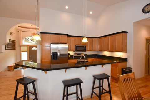 Tiny photo for 2564 SW Valleyview Drive, Redmond, OR 97756 (MLS # 220219793)