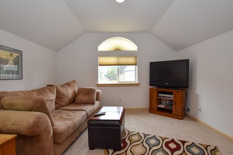 Tiny photo for 2564 SW Valleyview Drive, Redmond, OR 97756 (MLS # 220219793)