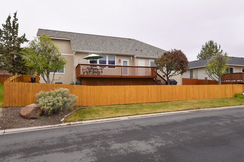 Tiny photo for 2564 SW Valleyview Drive, Redmond, OR 97756 (MLS # 220219793)
