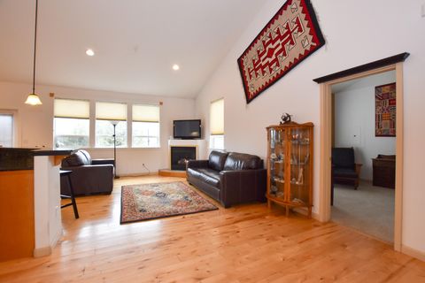 Tiny photo for 2564 SW Valleyview Drive, Redmond, OR 97756 (MLS # 220219793)