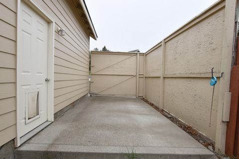 Tiny photo for 2564 SW Valleyview Drive, Redmond, OR 97756 (MLS # 220219793)