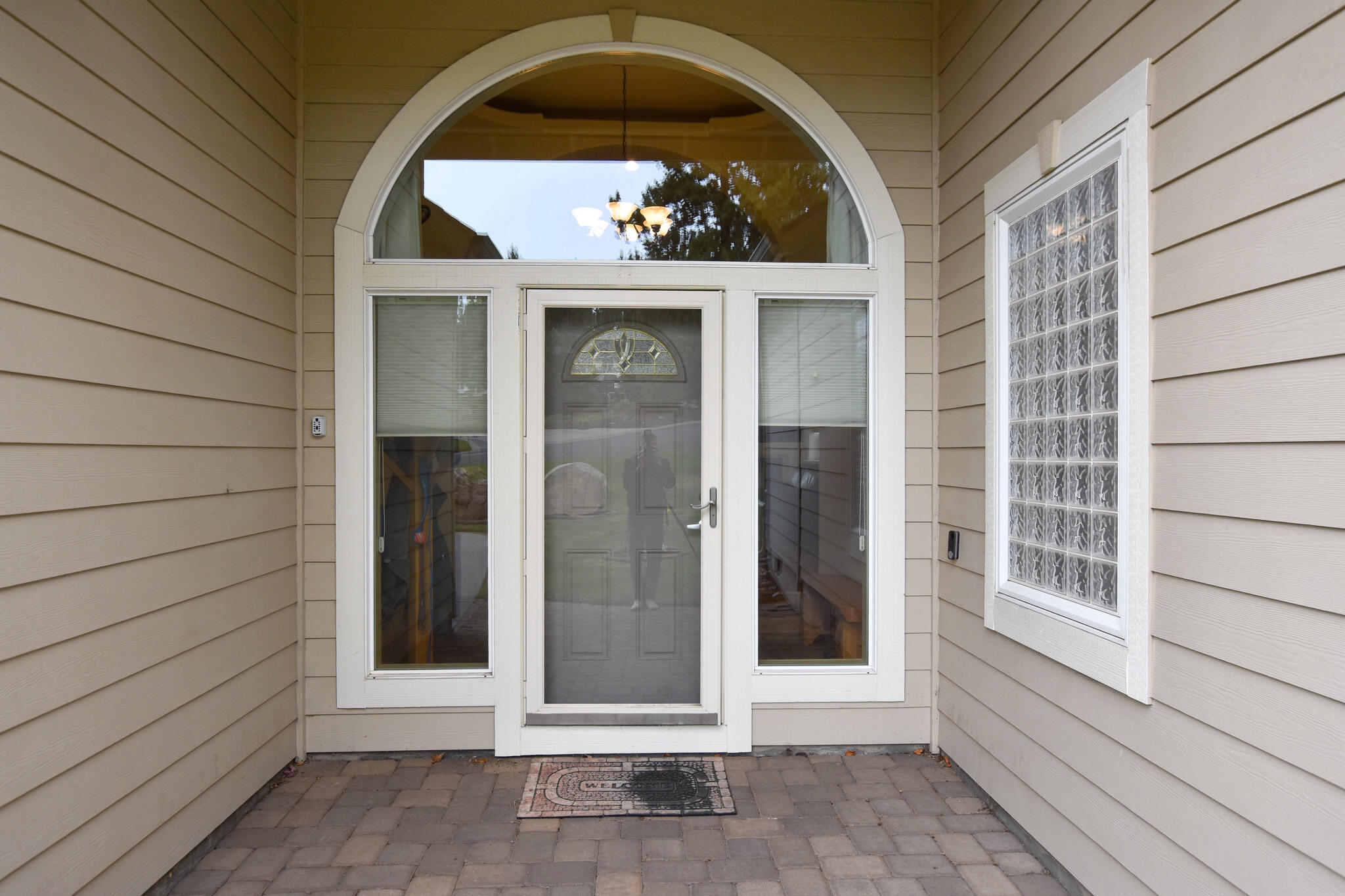 2564 SW Valleyview Drive