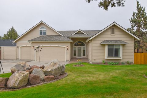 Tiny photo for 2564 SW Valleyview Drive, Redmond, OR 97756 (MLS # 220219793)