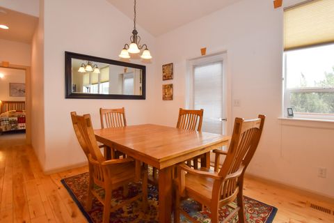 Tiny photo for 2564 SW Valleyview Drive, Redmond, OR 97756 (MLS # 220219793)