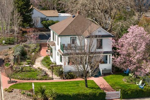 451 N Main Street Ashland OR 97520