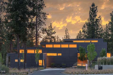 Photo of 61865 Hosmer Lake Drive, Bend, OR 97702 (MLS # 220227237)