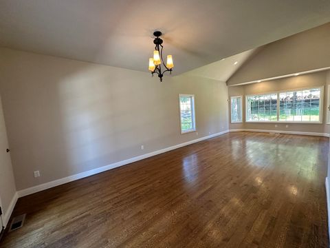 Tiny photo for 10712 Kestrel Road, Klamath Falls, OR 97601 (MLS # 220211424)