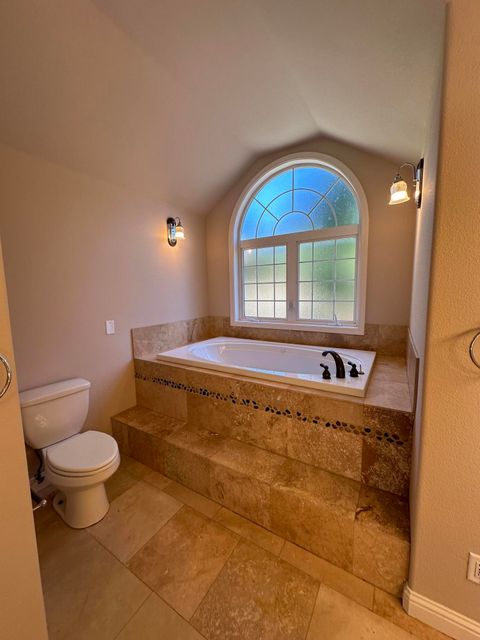 Tiny photo for 10712 Kestrel Road, Klamath Falls, OR 97601 (MLS # 220211424)