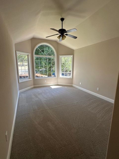 Tiny photo for 10712 Kestrel Road, Klamath Falls, OR 97601 (MLS # 220211424)