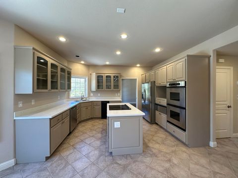Tiny photo for 10712 Kestrel Road, Klamath Falls, OR 97601 (MLS # 220211424)