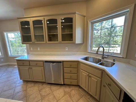 Tiny photo for 10712 Kestrel Road, Klamath Falls, OR 97601 (MLS # 220211424)