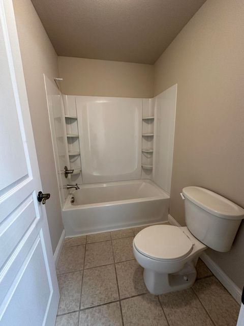 Tiny photo for 10712 Kestrel Road, Klamath Falls, OR 97601 (MLS # 220211424)