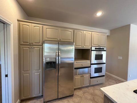 Tiny photo for 10712 Kestrel Road, Klamath Falls, OR 97601 (MLS # 220211424)