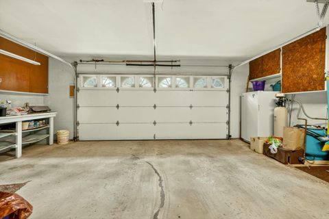 Tiny photo for 185 October Lane, Merlin, OR 97532 (MLS # 220219929)