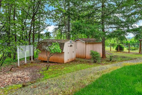 Tiny photo for 185 October Lane, Merlin, OR 97532 (MLS # 220219929)