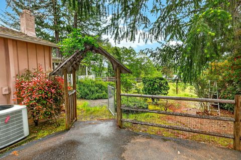 Tiny photo for 185 October Lane, Merlin, OR 97532 (MLS # 220219929)