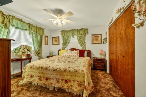 Tiny photo for 185 October Lane, Merlin, OR 97532 (MLS # 220219929)