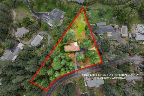 Tiny photo for 185 October Lane, Merlin, OR 97532 (MLS # 220219929)