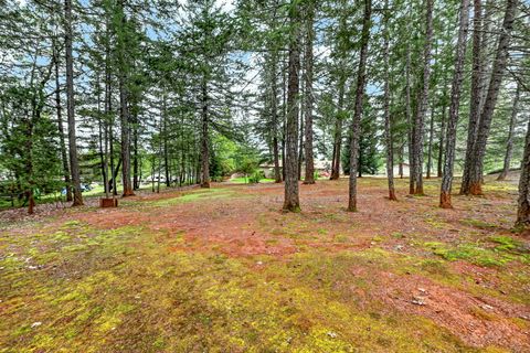 Tiny photo for 185 October Lane, Merlin, OR 97532 (MLS # 220219929)