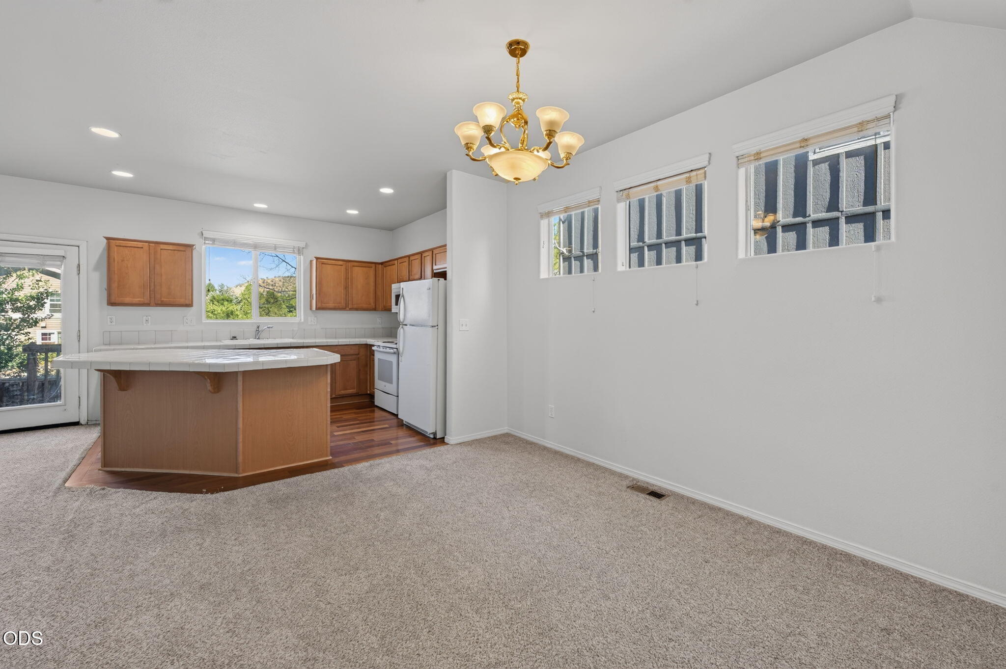 2836 NE Sedalia Loop