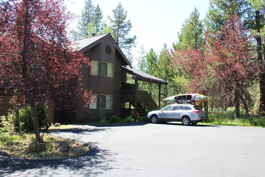 Enjoy the Private setting of this 2-bed, 2-bath upstairs condo with plenty of natural lighting. Prime location, close to the SHARC & a mile from Sunriver Village, the vibrant hub where you can find a 
variety of restaurants & shops. The Cascade Mountains are just a short drive away. The amenities at The Ridge include: seasonal swimming pool, a clubhouse & hot tub. Unwind after a day of Central Oregon fun by the cozy fireplace with your favorite beverage. This non-rentable condo offers a 6-week ownership opportunity. Service animals only, and no smoking. Don't miss out on this perfect retreat!