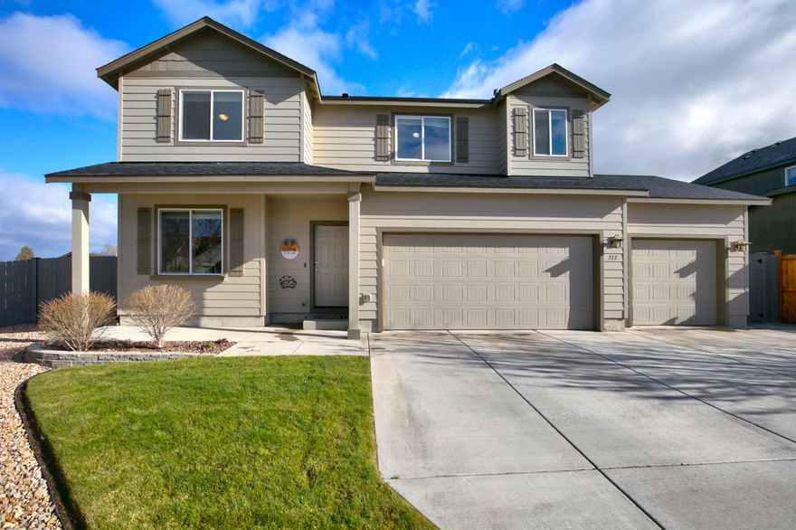 Better than new in desirable NE Redmond! Nestled in a cul-de-sac  you will find this 2016 build loaded with upgrades and personal touches. On the main level the Teton floorplan features an office w/builtins and an open concept kitchen, dining room and great room. Kitchen w/SS Appliances, Gas Range, Eating Bar and pantry. Upstairs offers 4 spacious including the primary.  The primary bedroom has a massive on-suite bath w/ large dual vanity and soaking tub. You will love the spacious 3 car garage w/4ft extension. Driveway with enough space for an RV or Boat. The exterior of the home beautifully landscaped, fully fenced with a patio out back for relaxing and a separate paver patio to soak in your own private hot tub. Home is equipped with AC for those hot summer days.
Conveniently close to downtown Redmond, shopping, services, great eateries, and access to hwy 97.