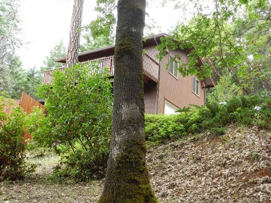 This 3bedroom 3 bath home on 2.66 acres, with Deeded river access, privet boat ramp, beach area, keyed gate for only that subdivision. You will love the way this Home has been updated with wood laminate and tile, Heated floors in bathrooms 2, Granite counters in the kitchen. Vaulted ceiling. There is a 2nd Master bedroom on the main floor with its own bathroom. 20x20 aprox. Shop with covered R.V. parking. This is worth the drive to show it. If your buyer doesn't buy it you mite.