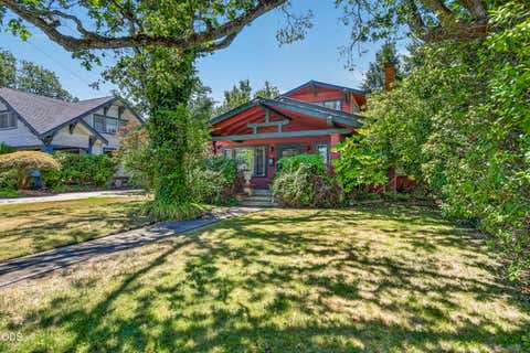 Tiny photo for 522 S Oakdale Avenue, Medford, OR 97501 (MLS # 220226311)
