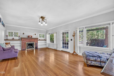 Tiny photo for 522 S Oakdale Avenue, Medford, OR 97501 (MLS # 220226311)