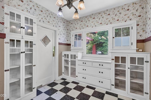 Tiny photo for 522 S Oakdale Avenue, Medford, OR 97501 (MLS # 220226311)