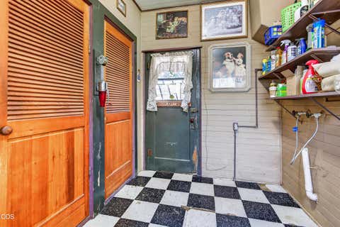 Tiny photo for 522 S Oakdale Avenue, Medford, OR 97501 (MLS # 220226311)