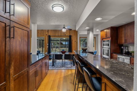 Tiny photo for 69388 Tollgate, Sisters, OR 97759 (MLS # 220211562)