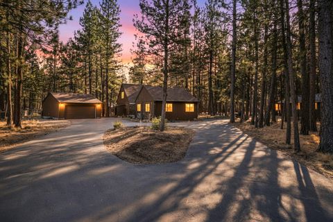Photo of 69388 Tollgate, Sisters, OR 97759 (MLS # 220211562)
