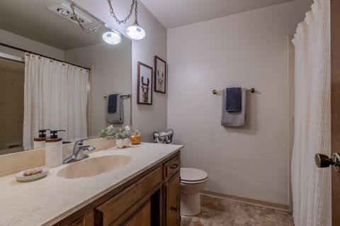 Tiny photo for 1312 Ramada Avenue, Medford, OR 97504 (MLS # 220213318)