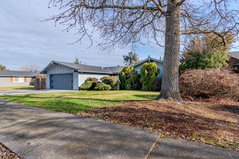 Tiny photo for 1312 Ramada Avenue, Medford, OR 97504 (MLS # 220213318)