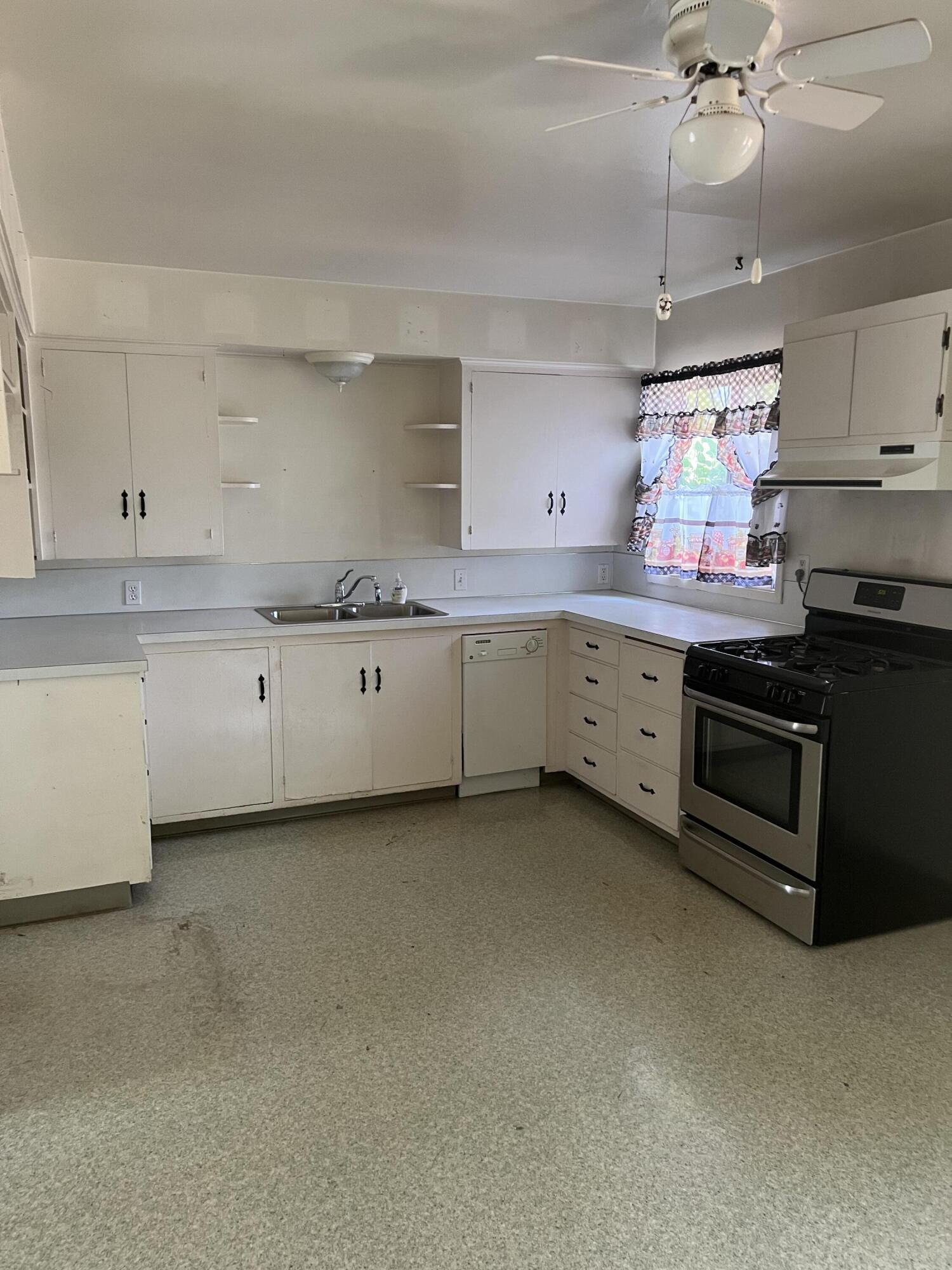 Lloyds Tract's -Perry's Addition To - Residential