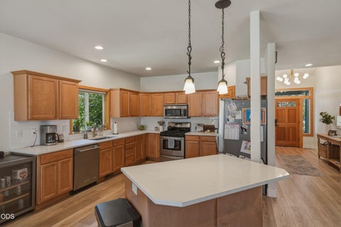 Tiny photo for 2048 NE Cradle Mountain Way, Bend, OR 97701 (MLS # 220225954)