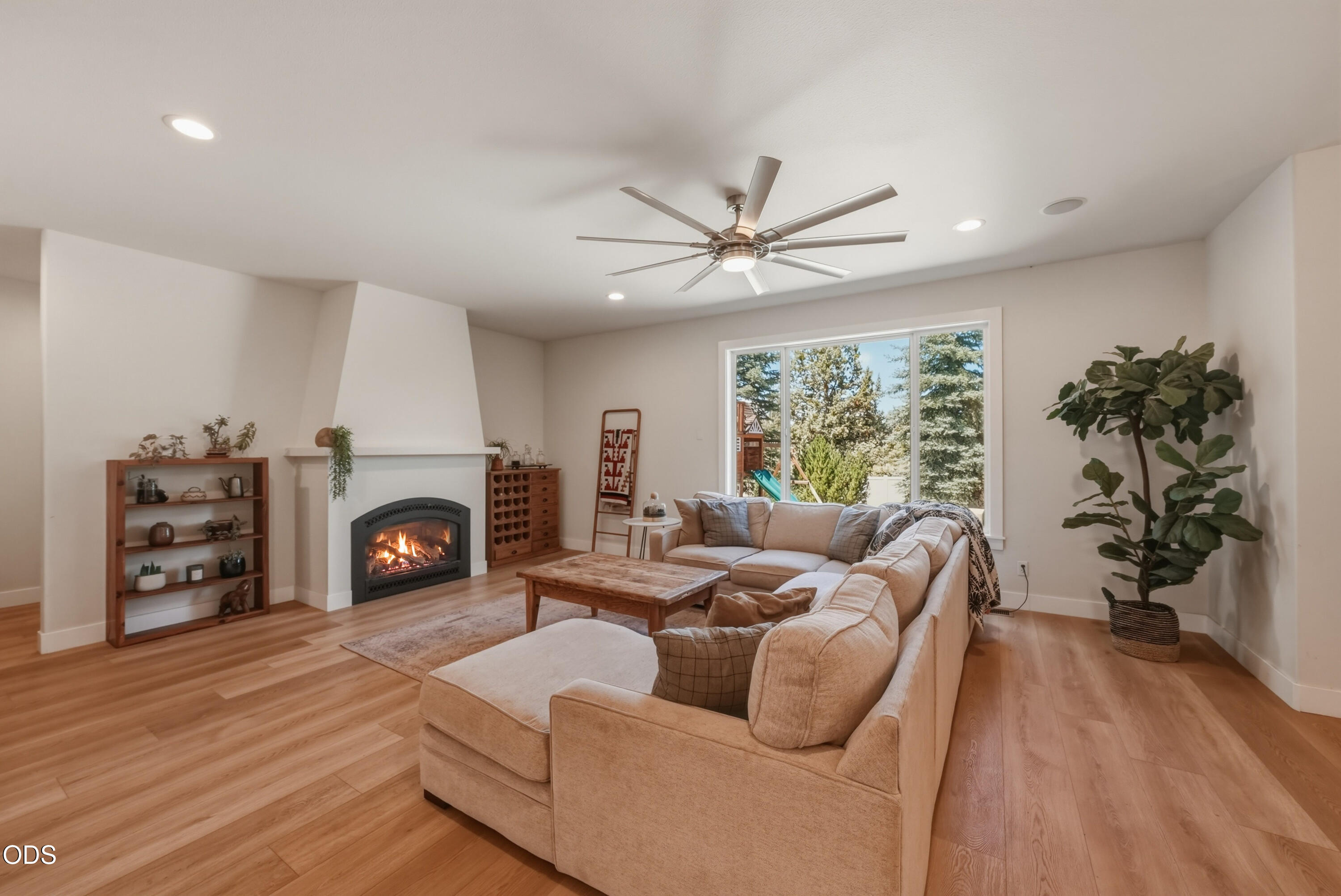 2048 NE Cradle Mountain Way