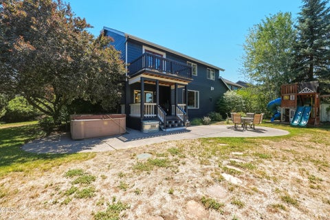Tiny photo for 2048 NE Cradle Mountain Way, Bend, OR 97701 (MLS # 220225954)
