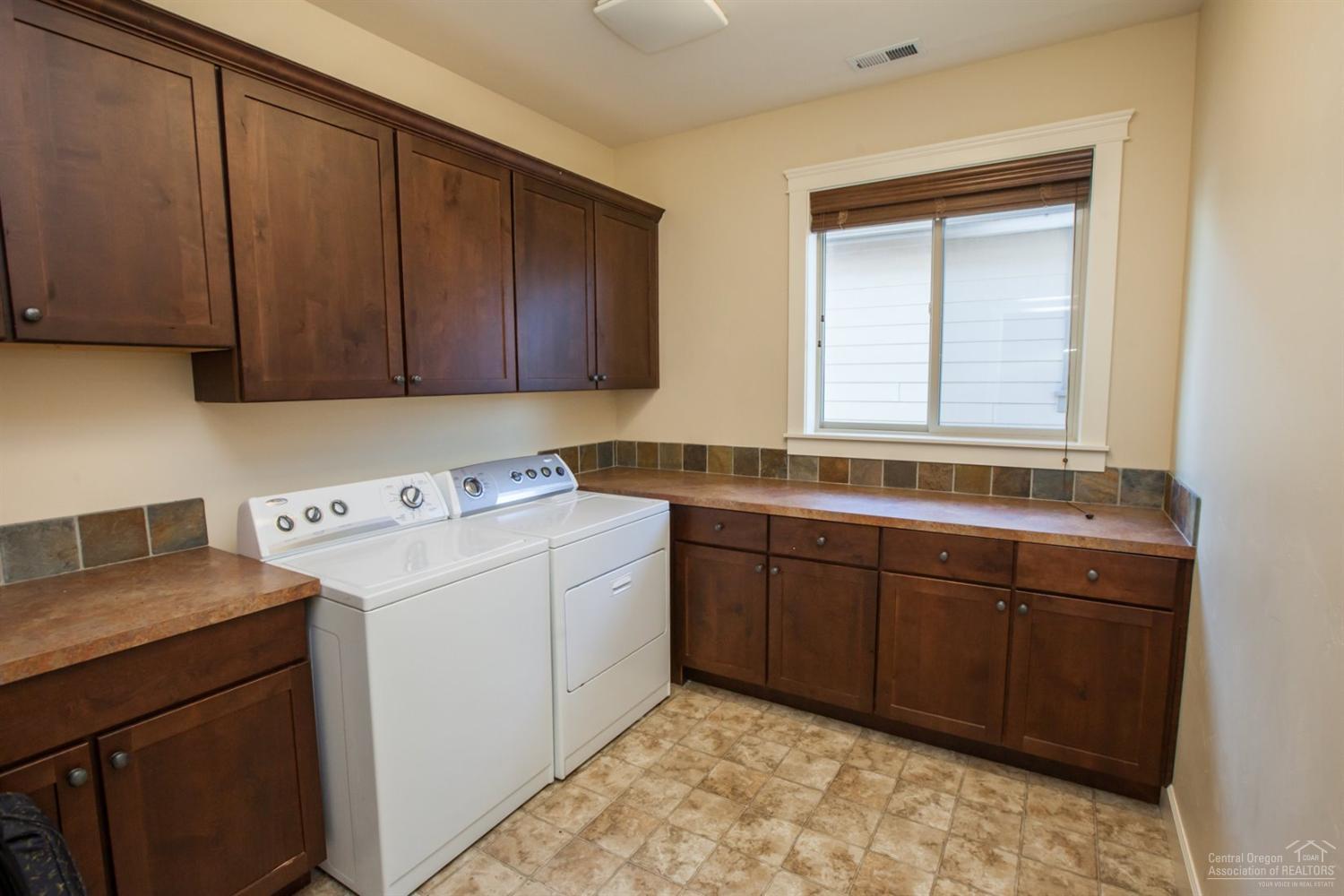 Lava Ridges - Residential