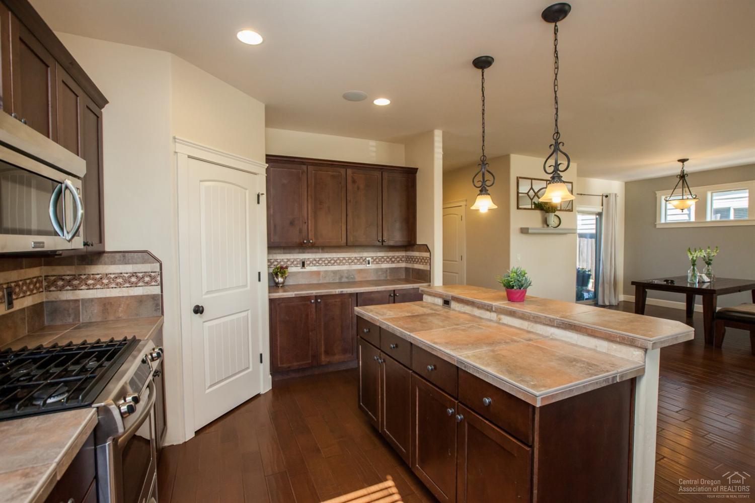 Lava Ridges - Residential