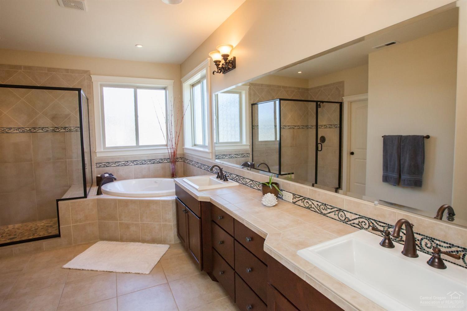 Lava Ridges - Residential