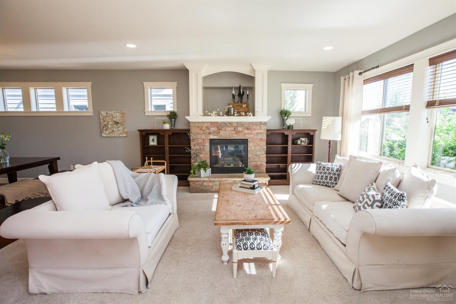 Lava Ridges - Residential