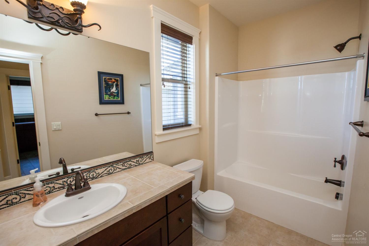 Lava Ridges - Residential