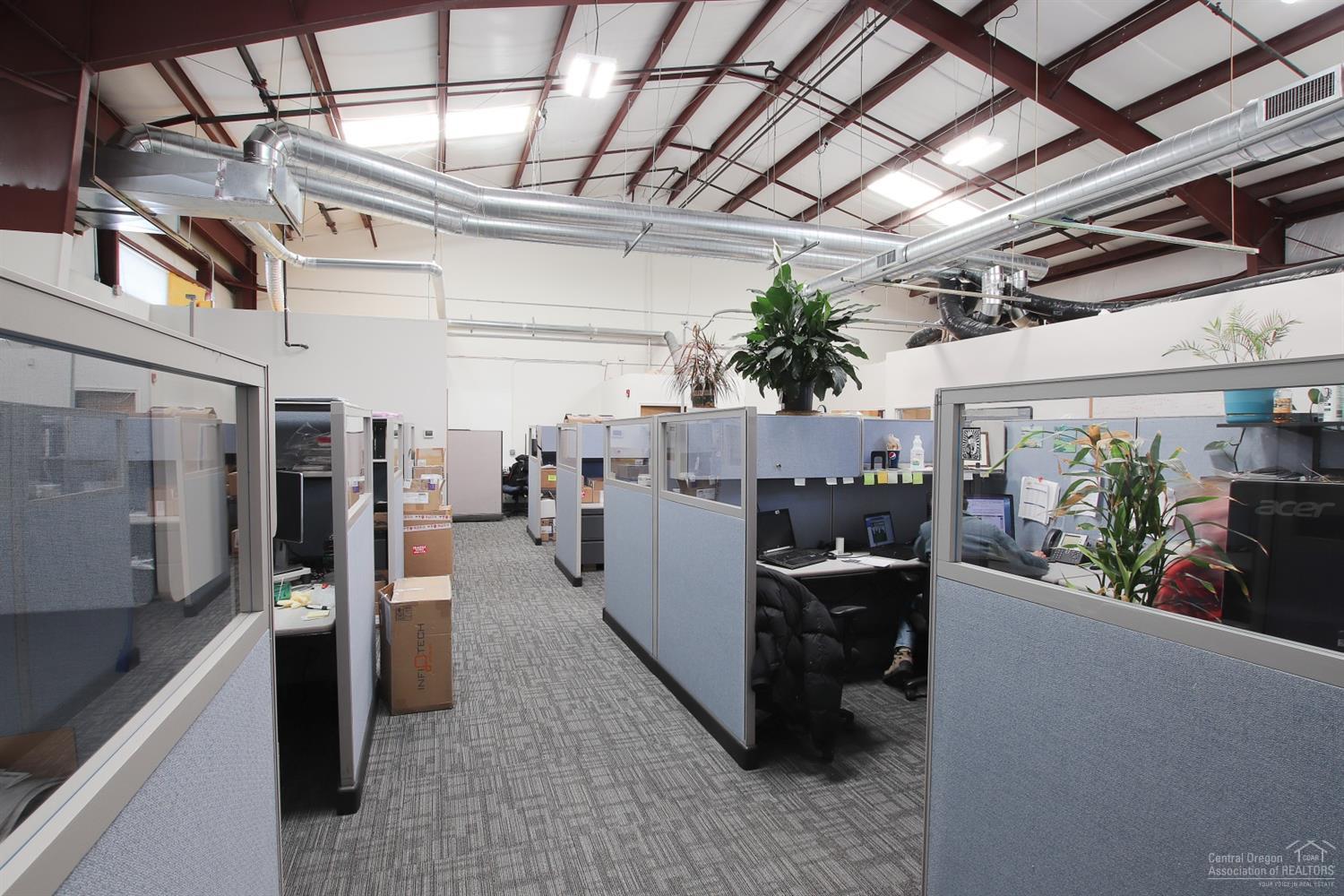 Eastside Bus+Ind Pk - Commercial Lease