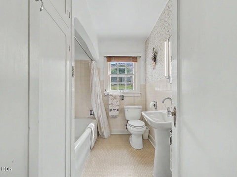 Tiny photo for 1345 Pacific Terrace, Klamath Falls, OR 97601 (MLS # 220227227)