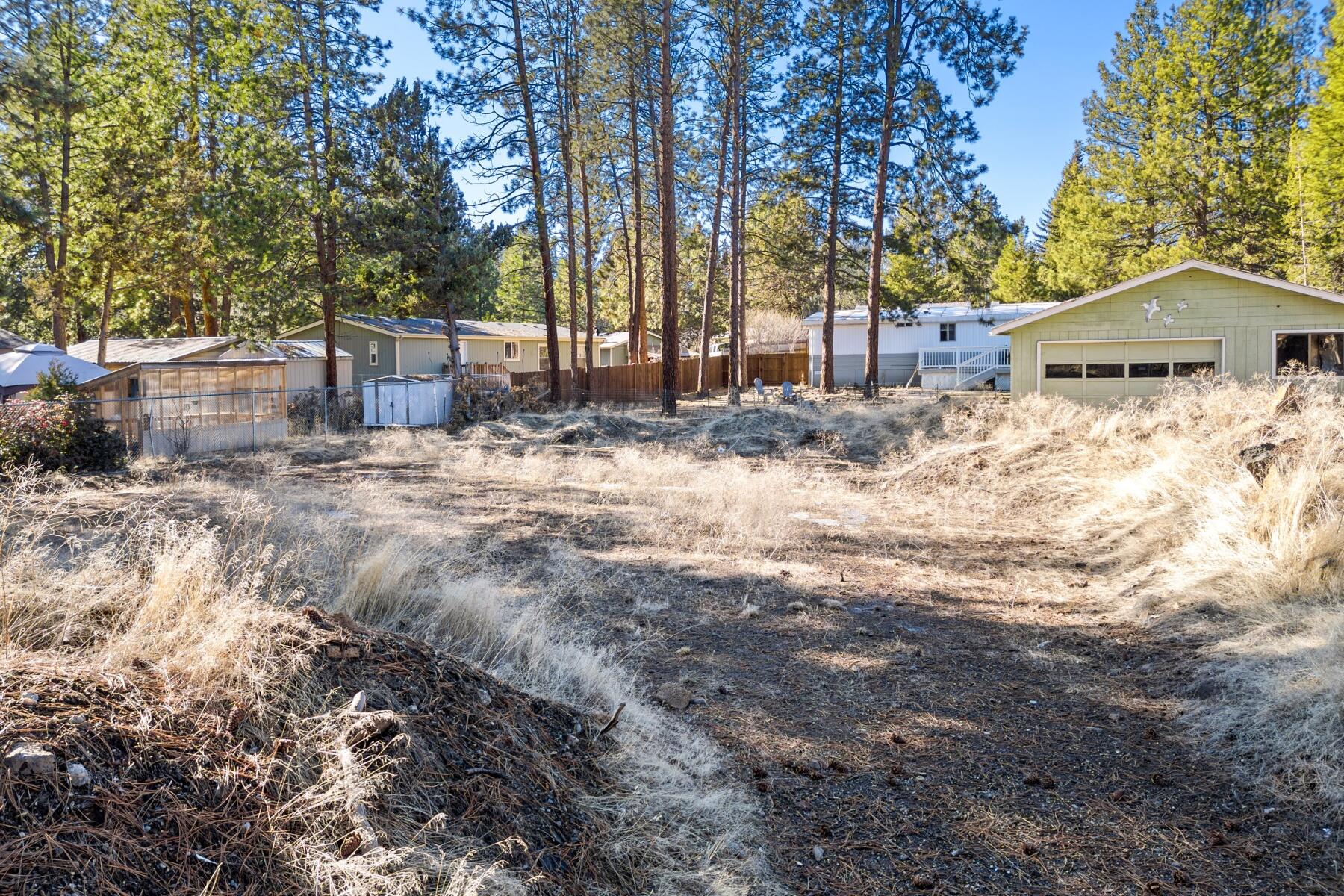 Romaine Village - Land