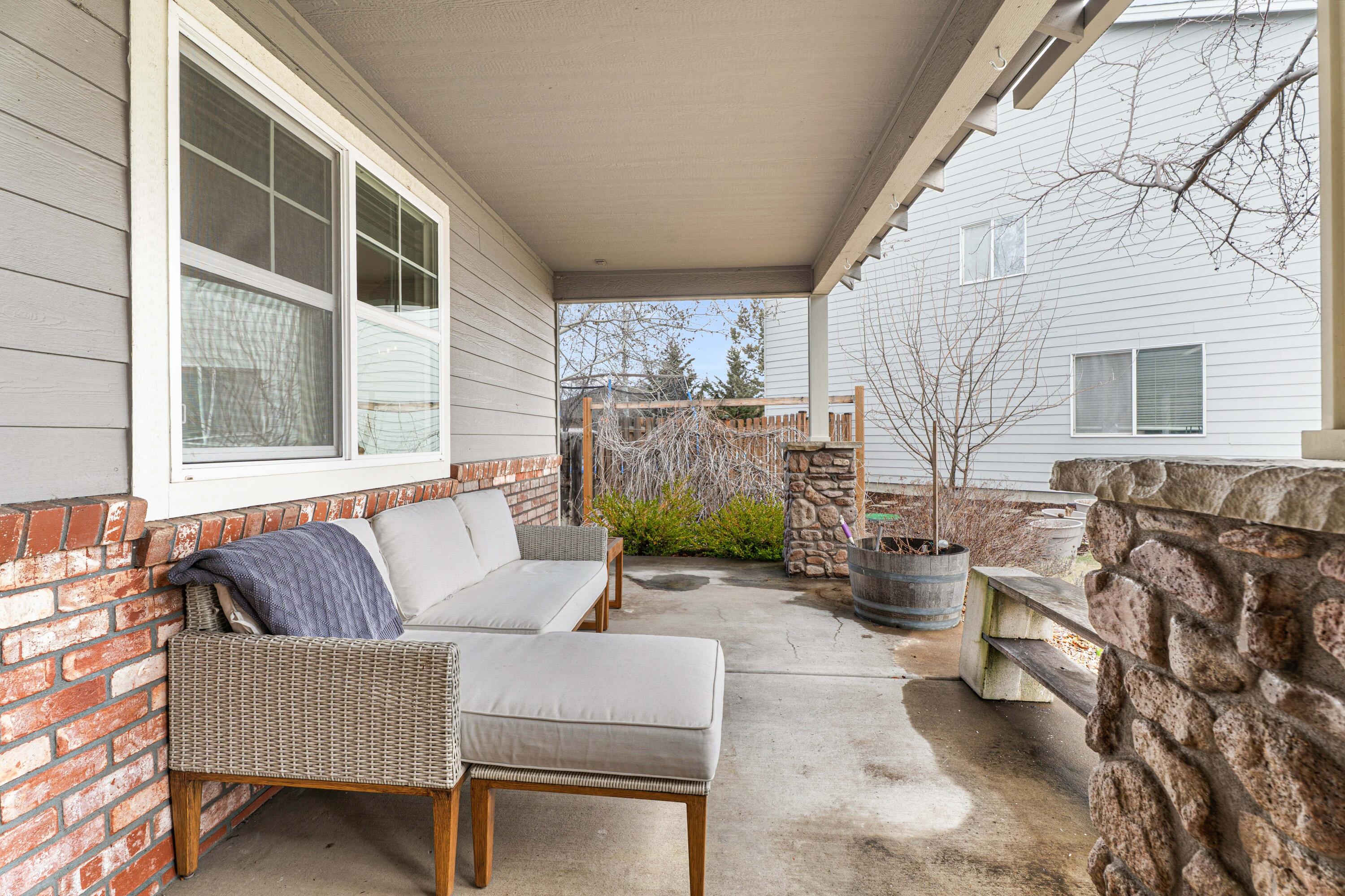 547 NE Apache Circle