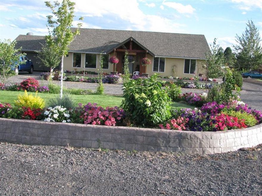 Great mini-farm or horse property between Bend/Redmond! Tastefully upgraded inside and out. Tile floors, upgraded light and plumbing fixtures, pantry, upgraded kitch cabs and cntrtops, solid-wood interior doors, wood crdlss blinds and Sears Kenmore high-end kitch. applncs. Fncd and X fncd. Ultra-modern and easy to use K line irrig on most of the property/ undrgrnd irrig in the smaller pastures and yards. Must see, come see the many features and benefits! Complete hardship home site in place.